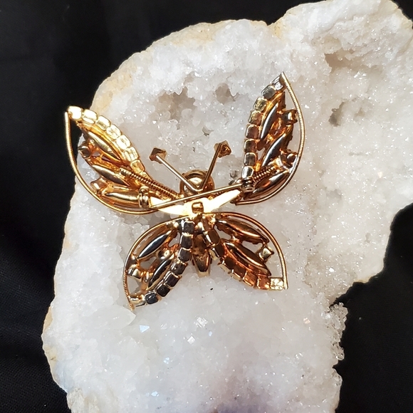 Vintage Articulating Butterfly Brooch - Picture 2 of 6